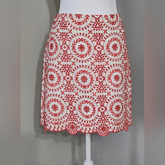 Ann Taylor LOFT Eyelet Embroidered Medallion Mini Skirt Women's Size 12 - Picture 3 of 12